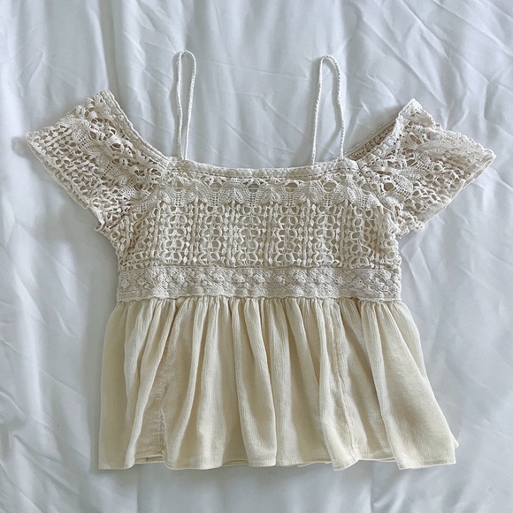 American Eagle Cream Drop Shoulder Lace Blouse Size Medium - Picture 1 of 7